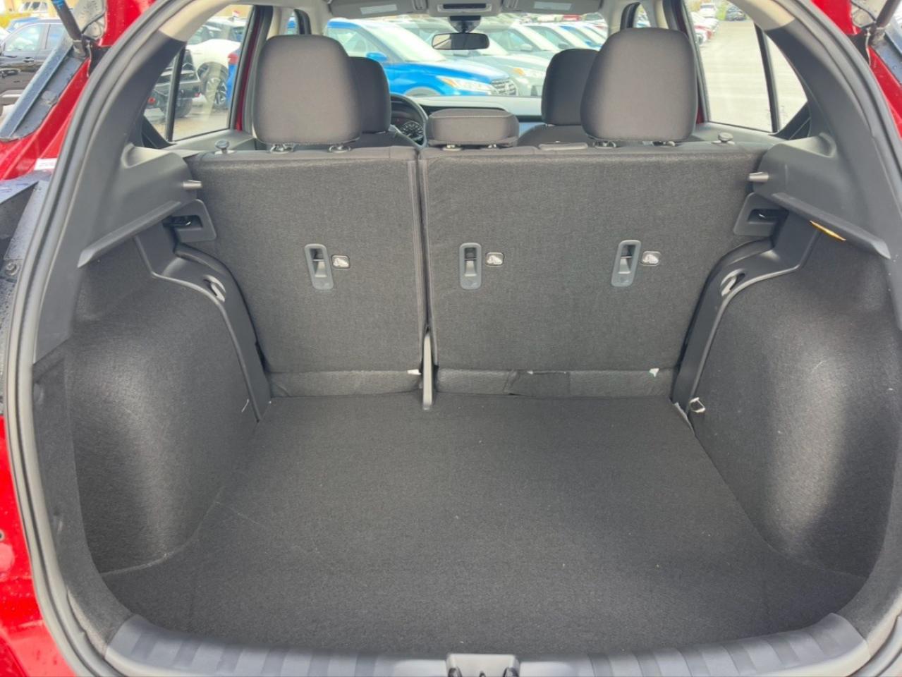 2025 Nissan Kicks Play SV FWD Photo