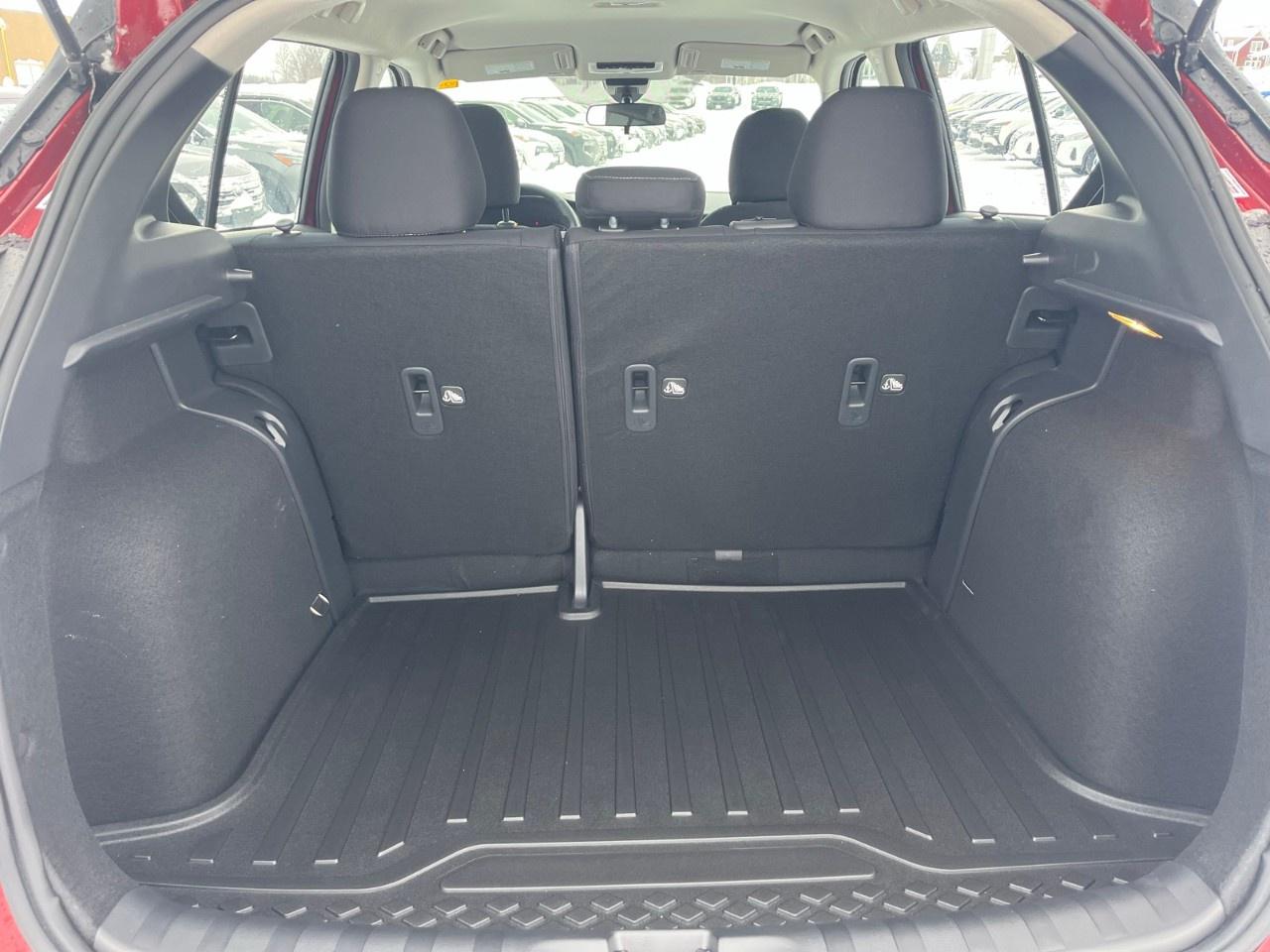 2025 Nissan Kicks Play SV FWD Photo