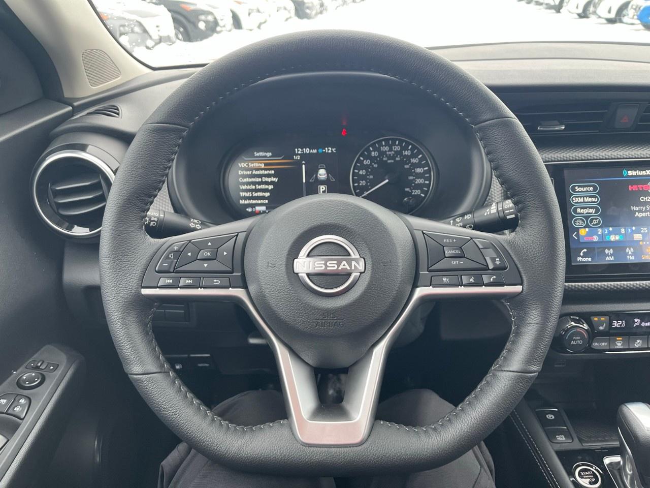 2025 Nissan Kicks Play SV FWD Photo