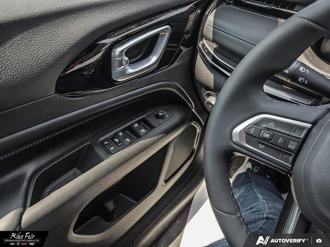 2025 Jeep Compass Altitude Active Drive 4x4 System, 8 Speed Automatic Trans. , Black Grill/Badges/ Roof Photo