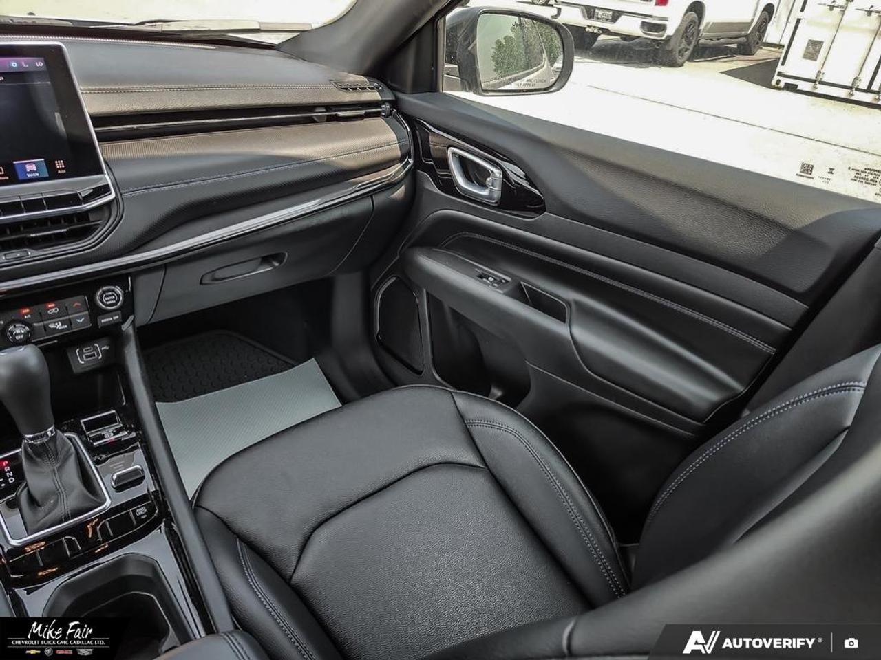 2025 Jeep Compass Altitude Active Drive 4x4 System, 8 Speed Automatic Trans. , Black Grill/Badges/ Roof Photo