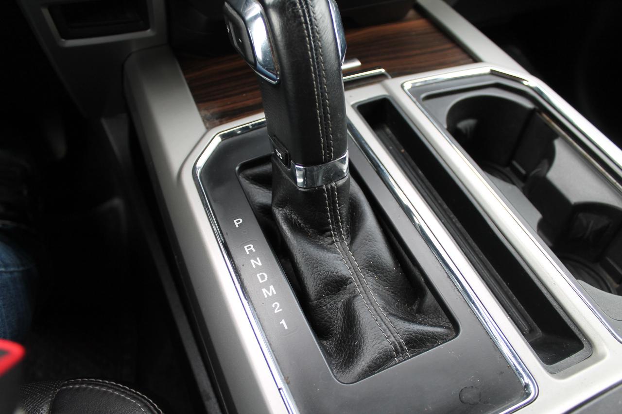 2015 Ford F-150 Lariat Photo