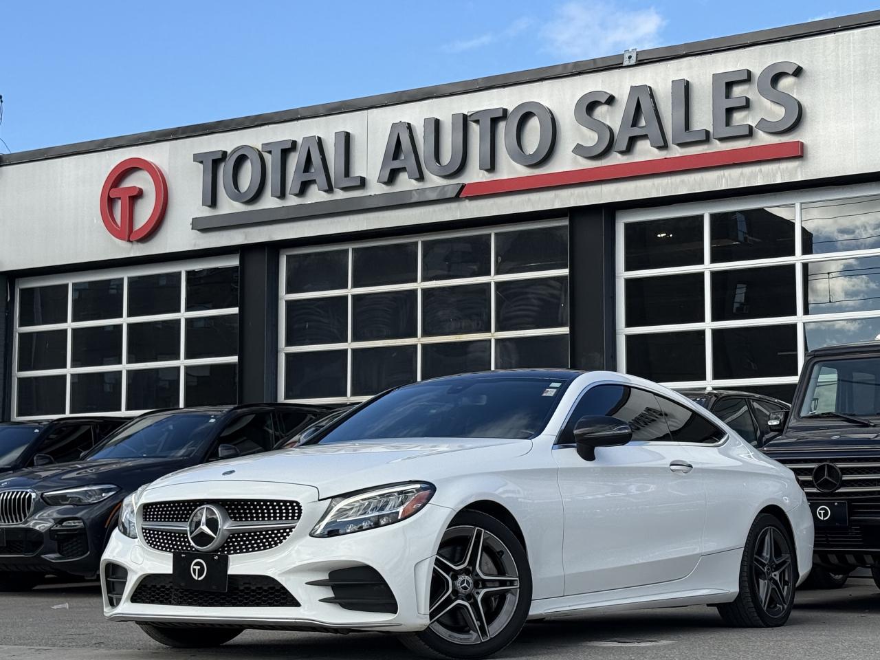 2019 Mercedes-Benz C-Class 300 //AMG PKG | PANO | CARPLAY | DISTRONIC Photo0