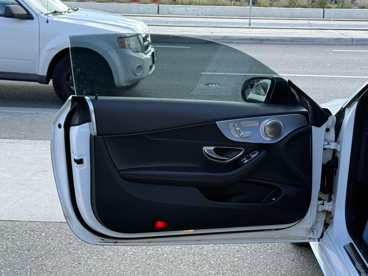 2019 Mercedes-Benz C-Class 300 //AMG PKG | PANO | CARPLAY | DISTRONIC Photo