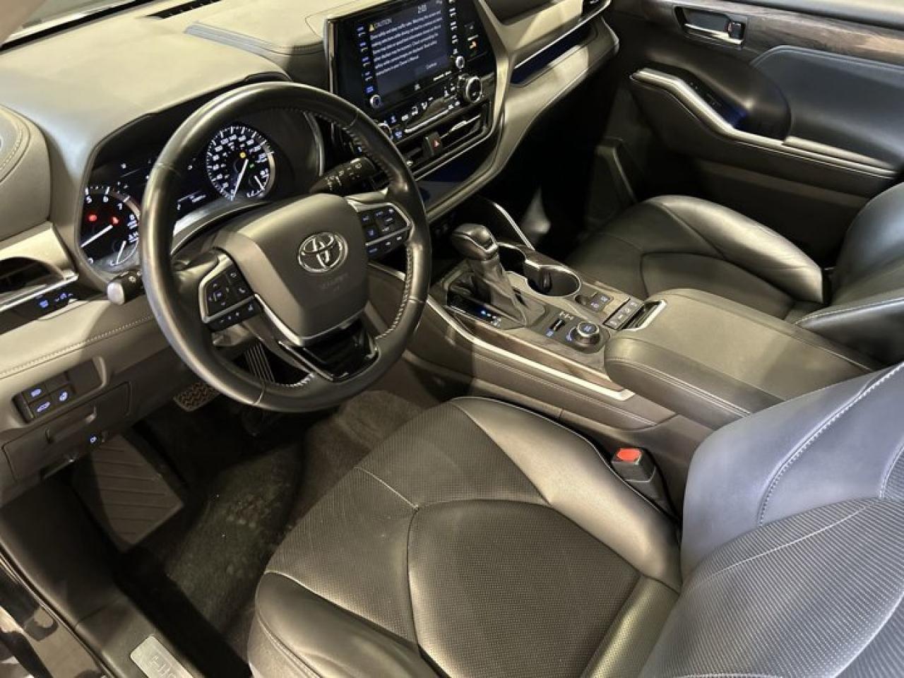 2021 Toyota Highlander LIMITED  Photo
