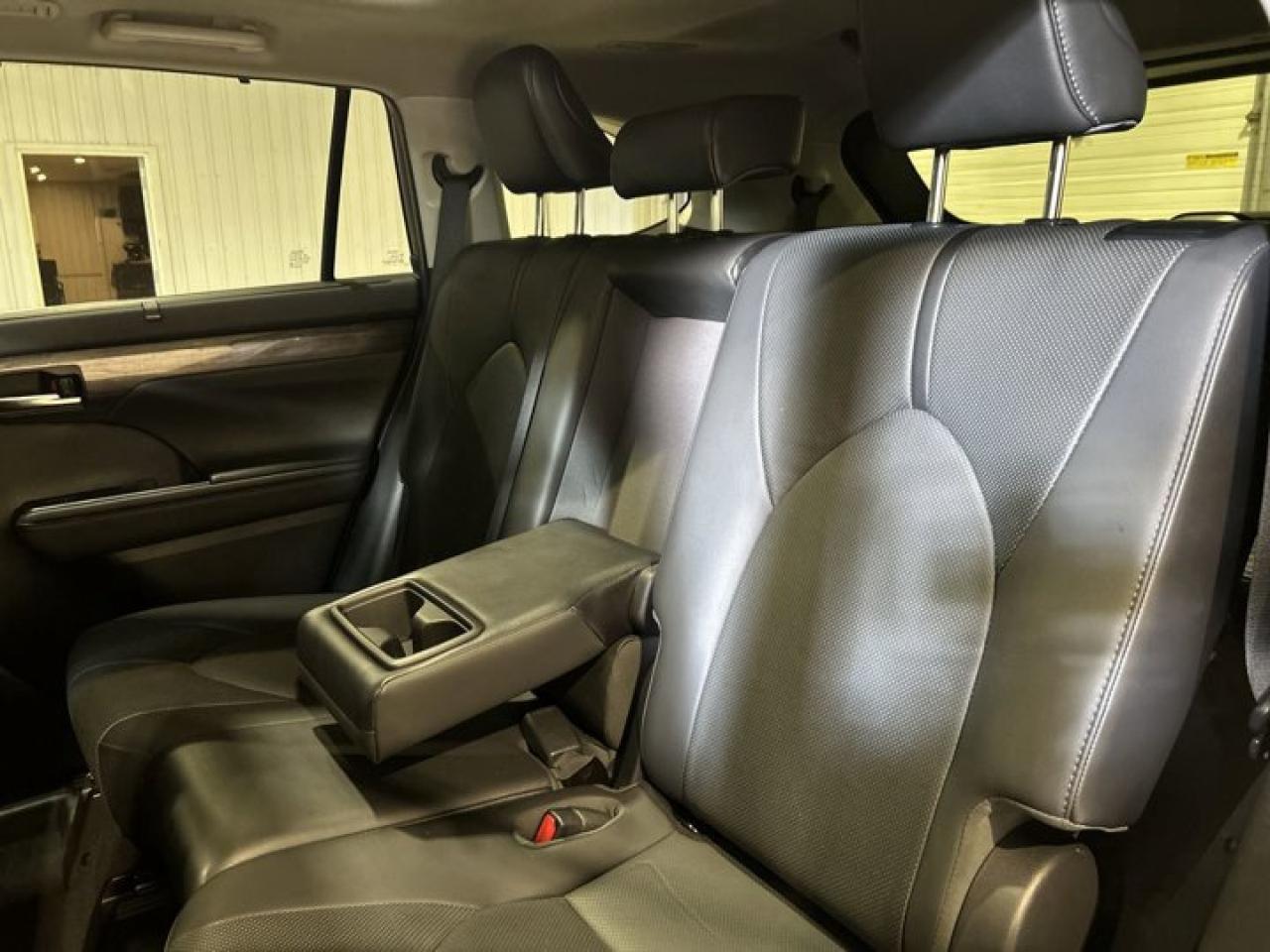 2021 Toyota Highlander LIMITED  Photo