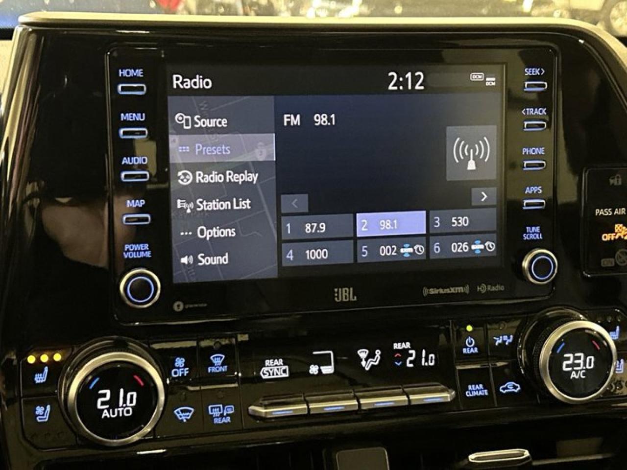 2021 Toyota Highlander LIMITED  Photo