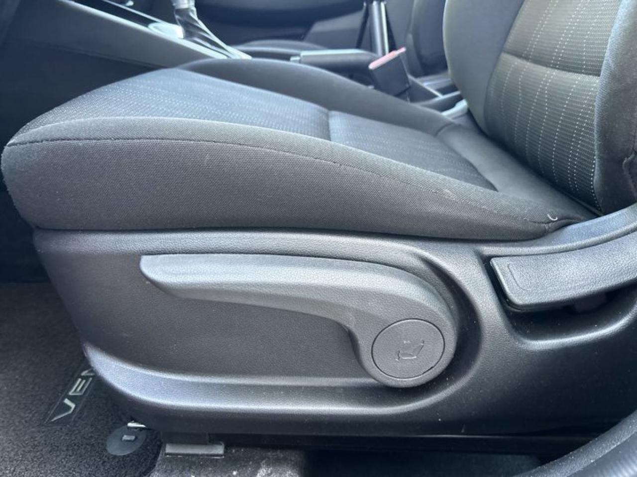 2021 Hyundai Venue Essential IVT Photo