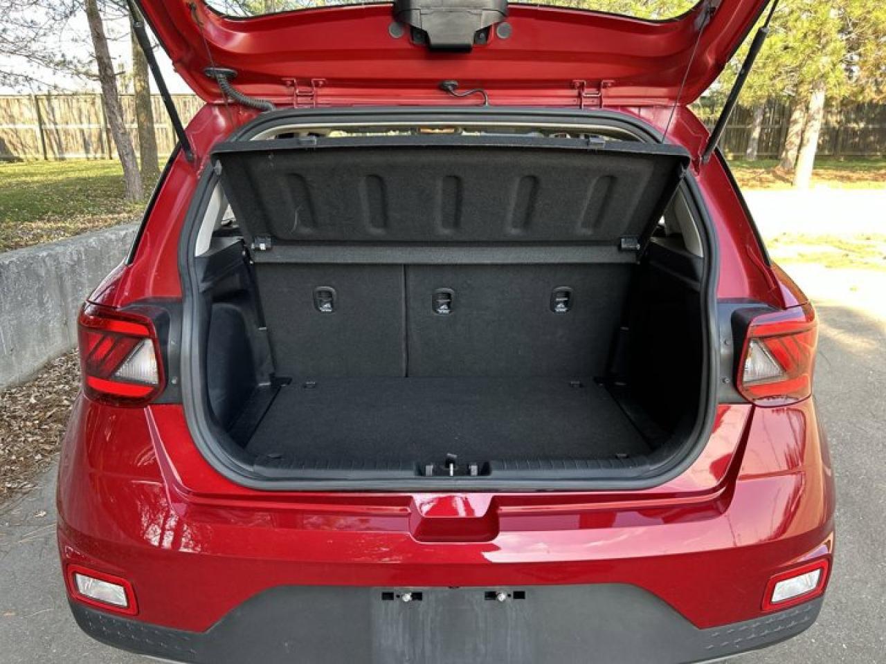 2021 Hyundai Venue Essential IVT Photo