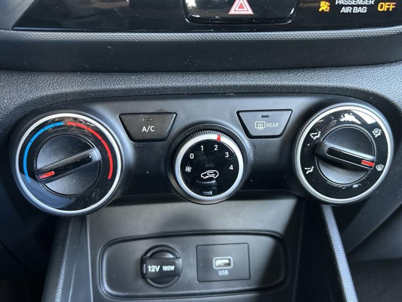 2021 Hyundai Venue Essential IVT Photo