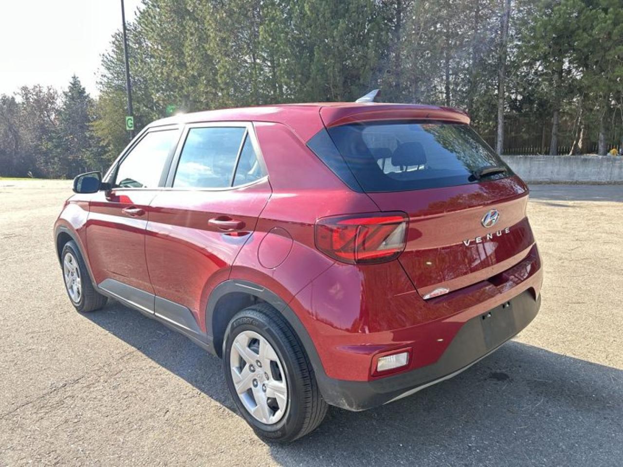 2021 Hyundai Venue Essential IVT Photo