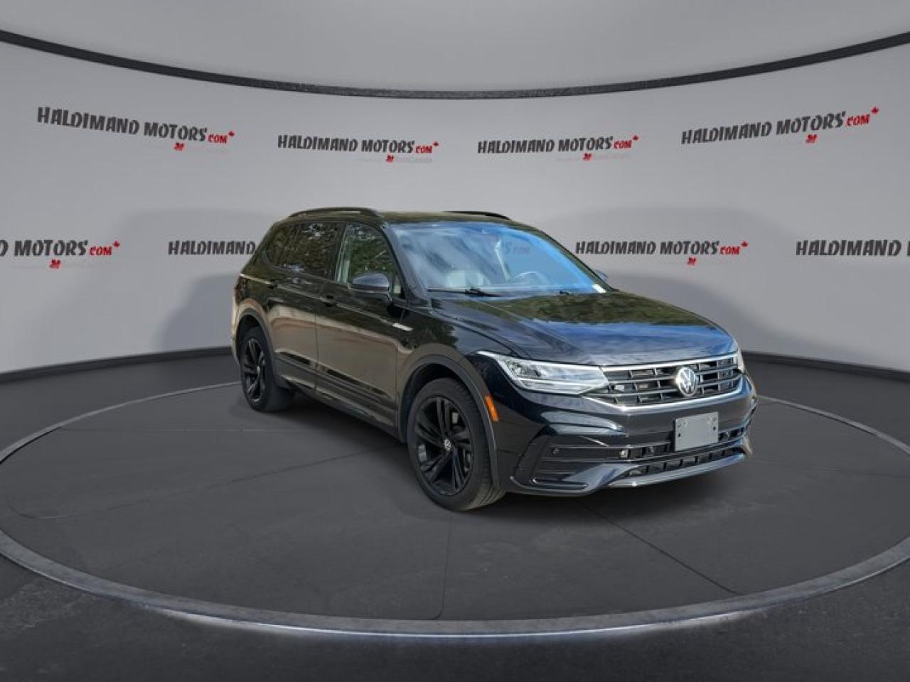 2023 Volkswagen Tiguan Comfortline R-Line Black Edition | Leather Seats | Remote Start | Heated Seats Photo