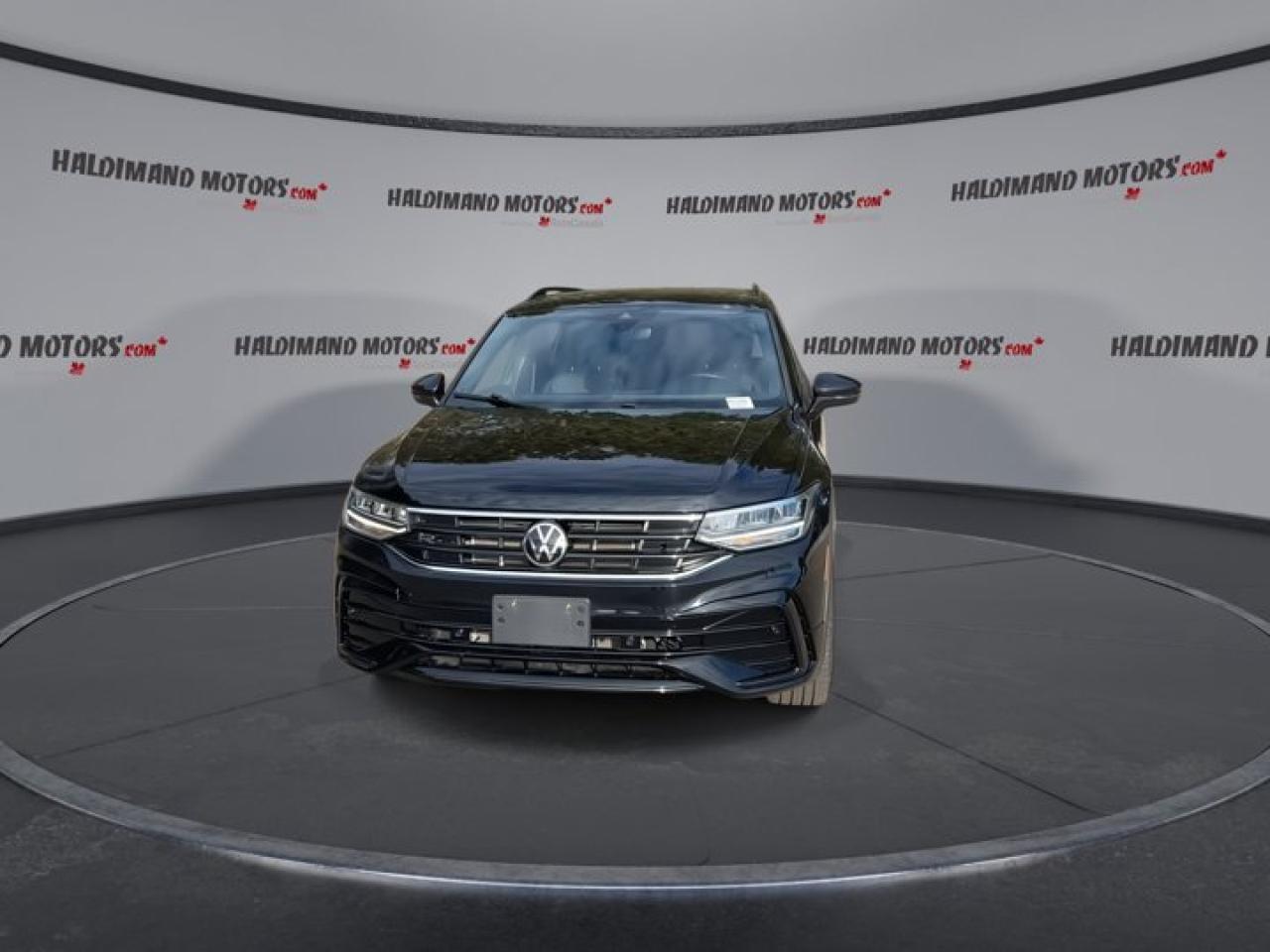 2023 Volkswagen Tiguan Comfortline R-Line Black Edition | Leather Seats | Remote Start | Heated Seats Photo