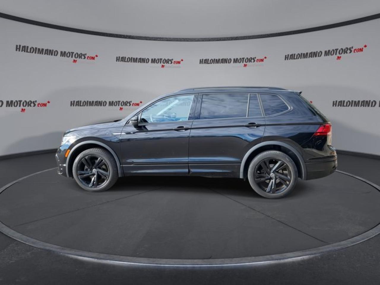 2023 Volkswagen Tiguan Comfortline R-Line Black Edition | Leather Seats | Remote Start | Heated Seats Photo