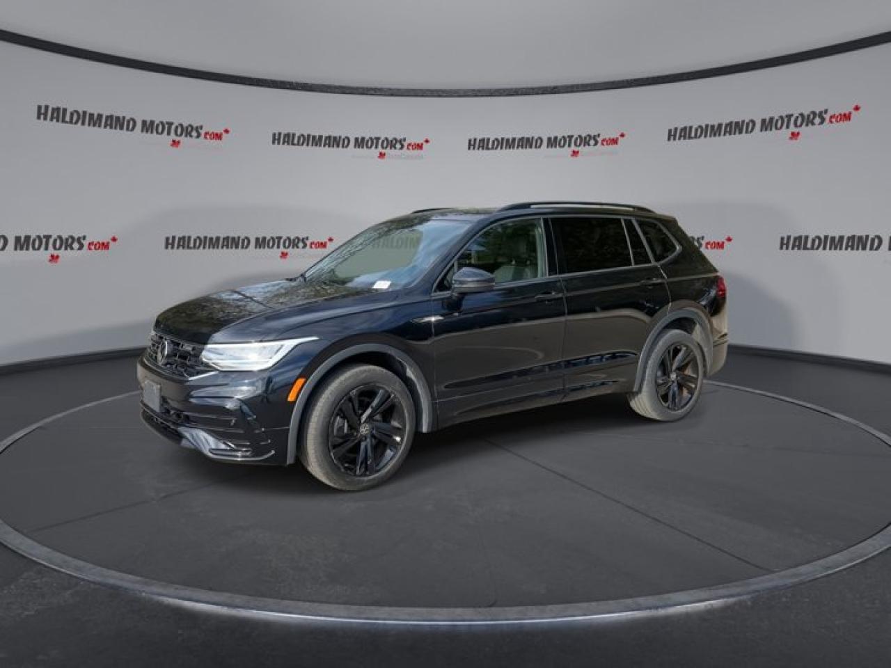 2023 Volkswagen Tiguan Comfortline R-Line Black Edition | Leather Seats | Remote Start | Heated Seats Photo