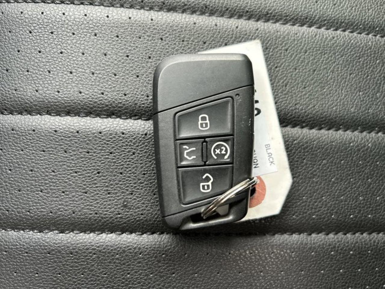 2023 Volkswagen Tiguan Comfortline R-Line Black Edition | Leather Seats | Remote Start | Heated Seats Photo