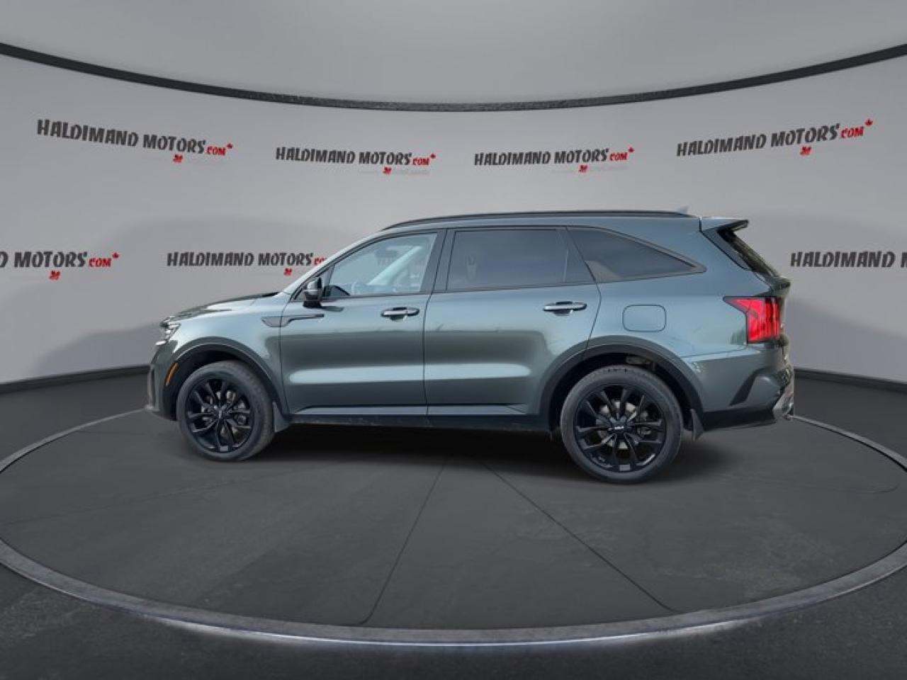 2022 Kia Sorento EX AWD | Panaramic Roof | Remote Start | Leather Seats Photo4