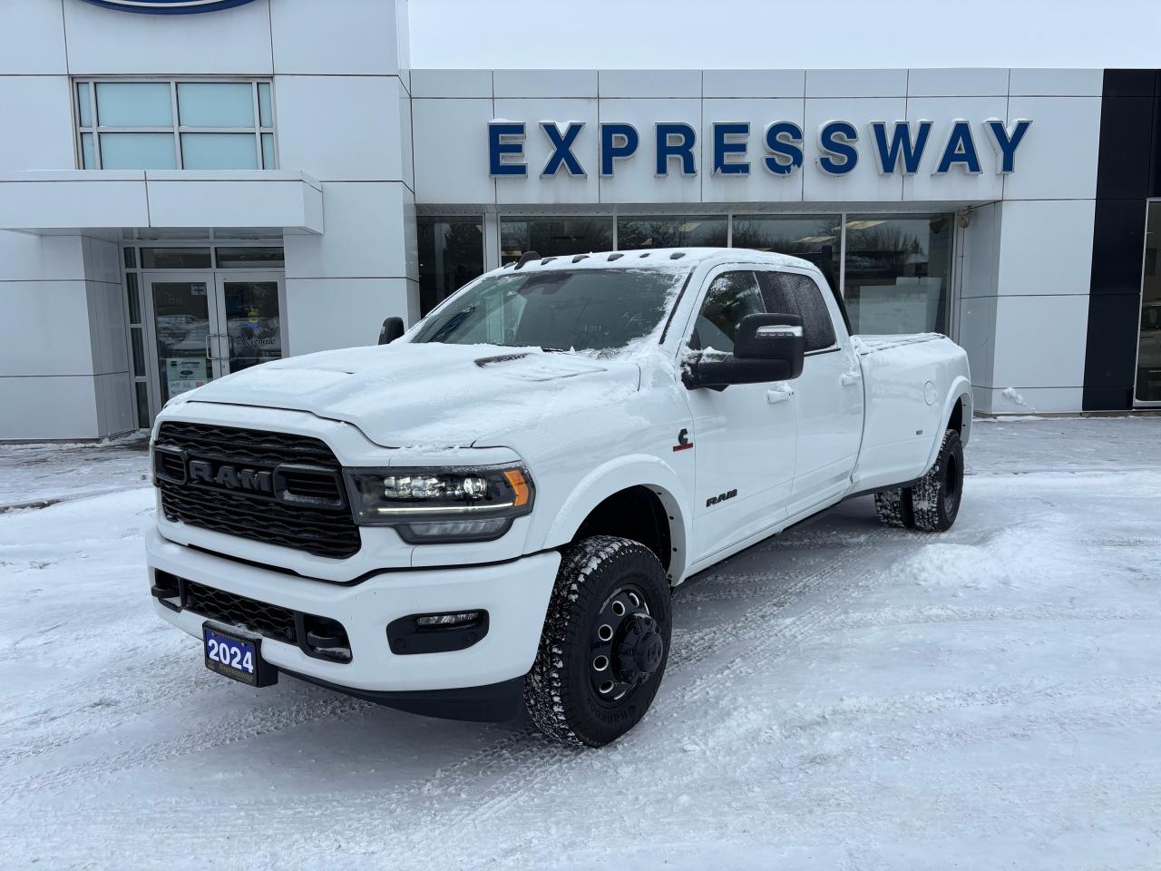 RAM 3500 Limited Crew Cab LB DRW 4WD 2024