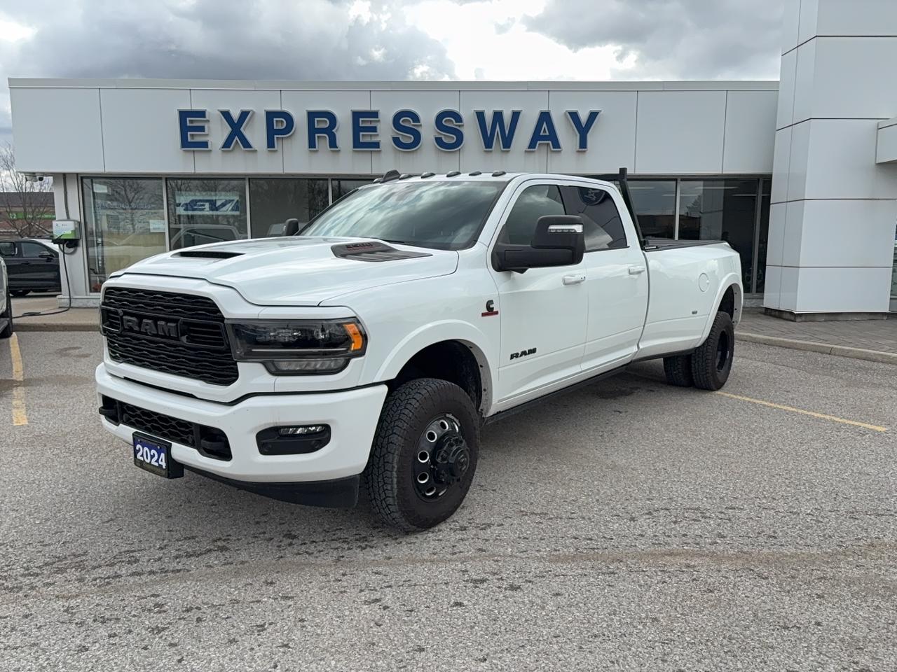 2024 RAM 3500 Limited Crew Cab LB DRW 4WD