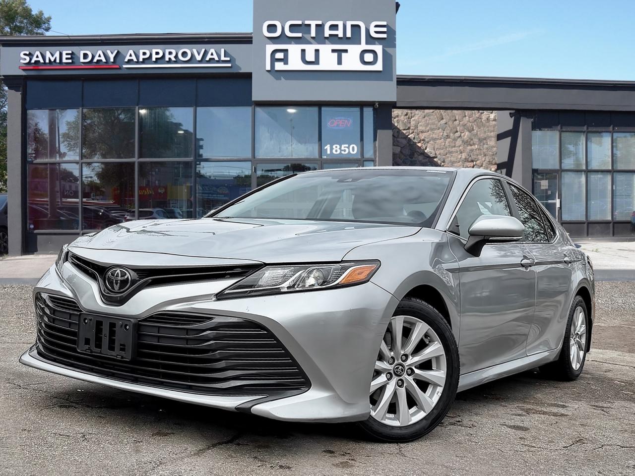 2018 Toyota Camry LE Photo0