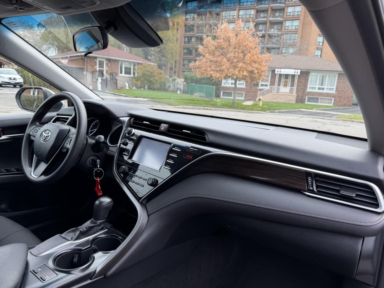 2018 Toyota Camry LE Photo