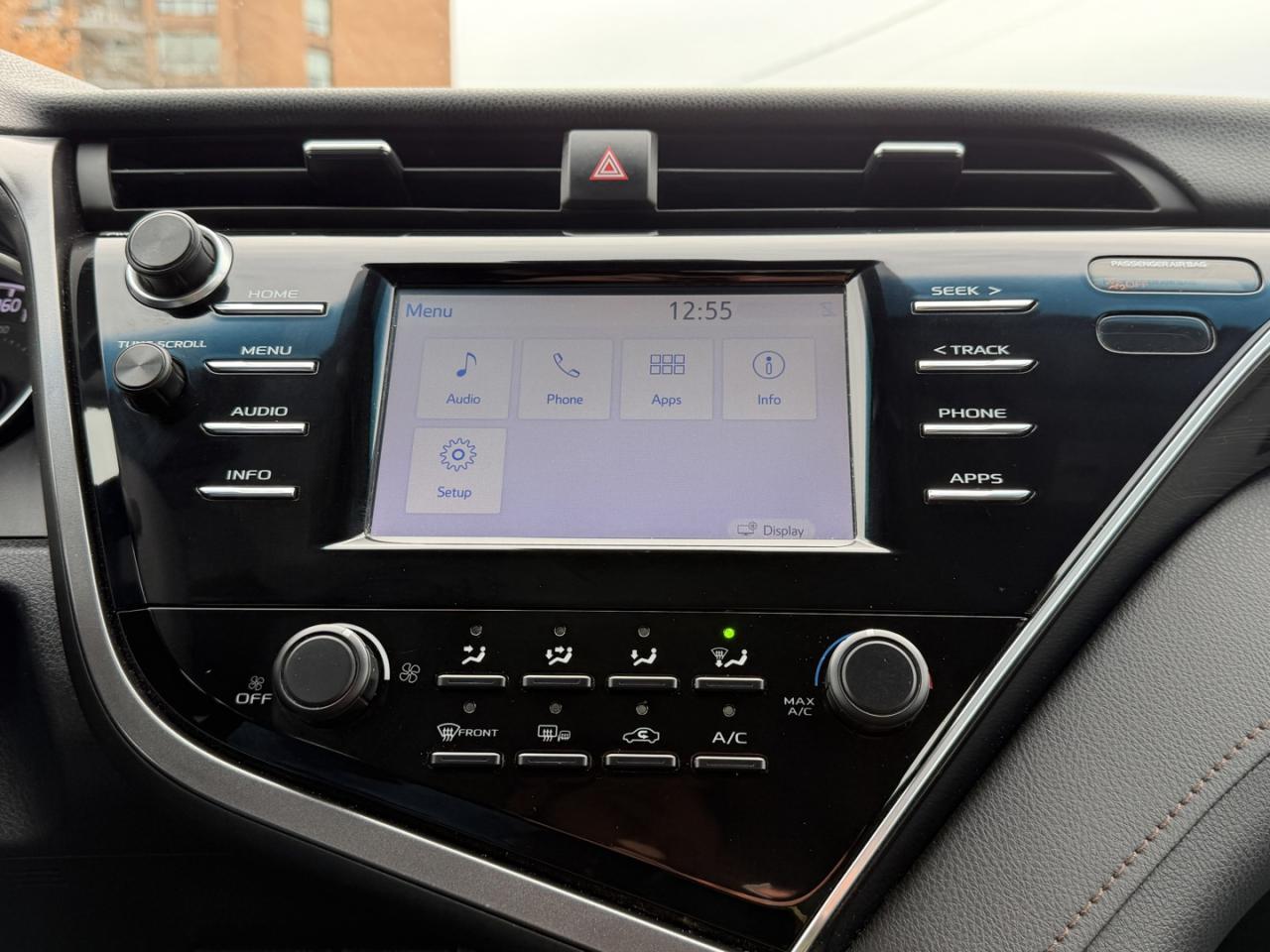 2018 Toyota Camry LE Photo