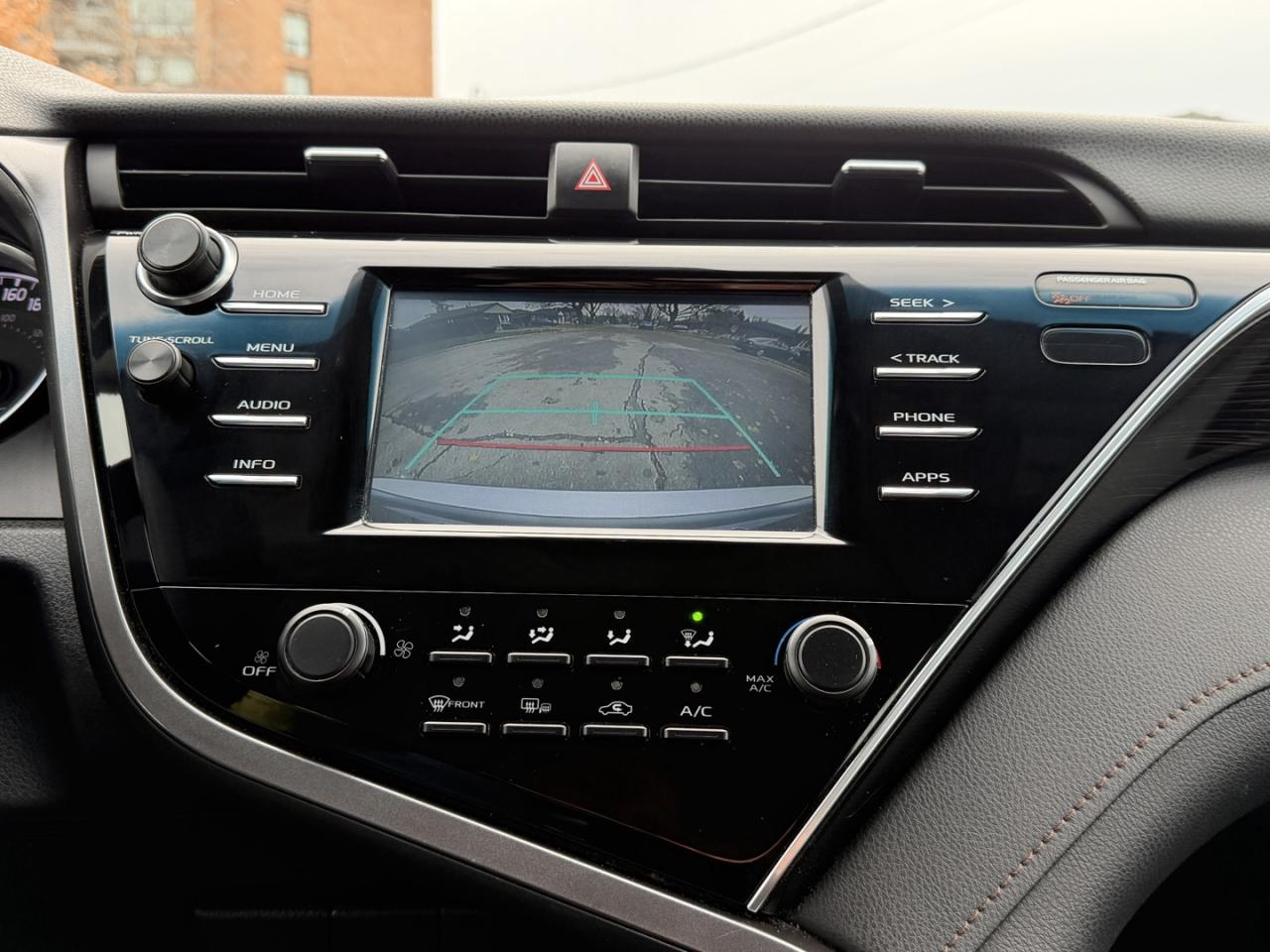 2018 Toyota Camry LE Photo