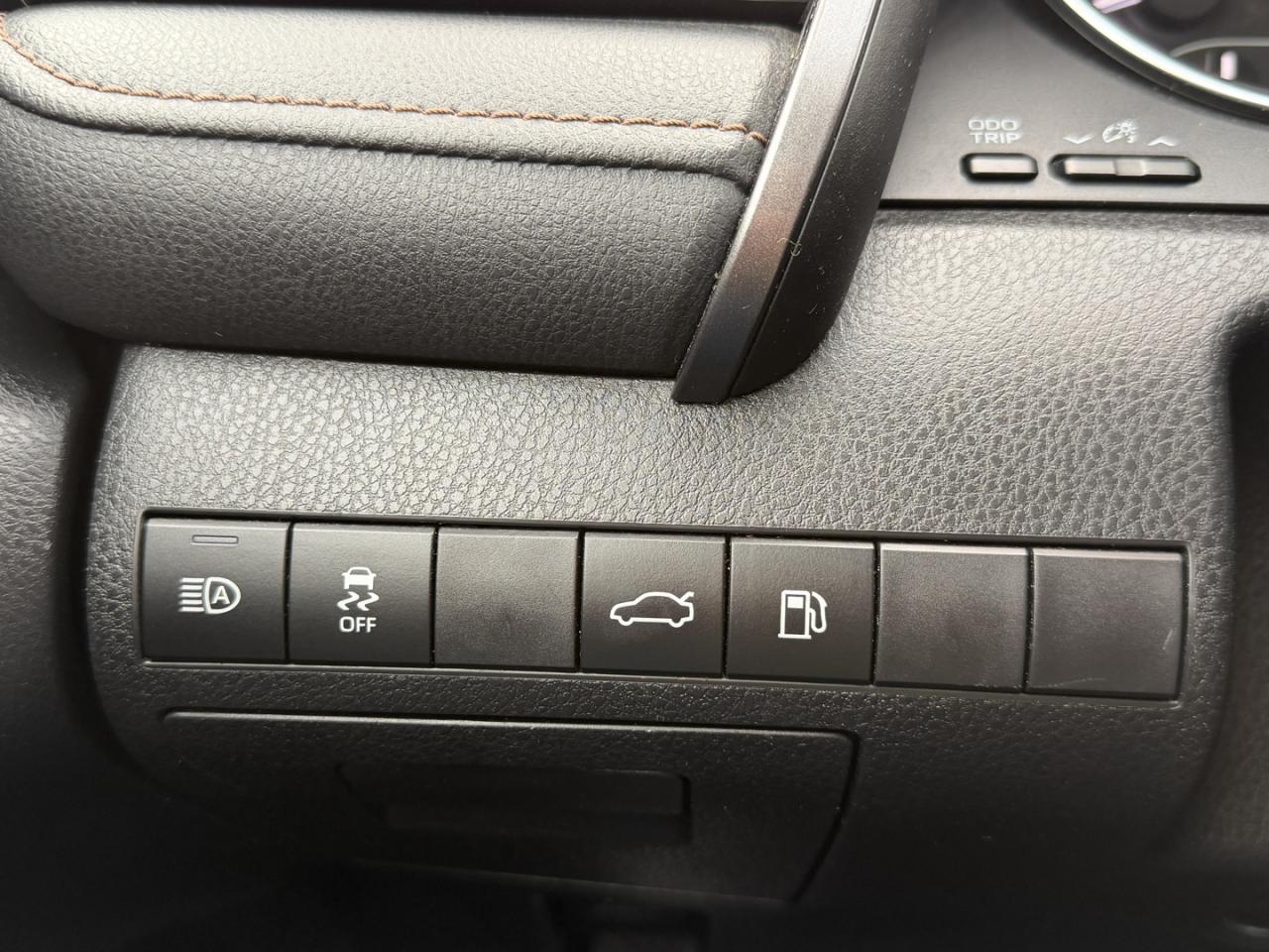 2018 Toyota Camry LE - Photo #19