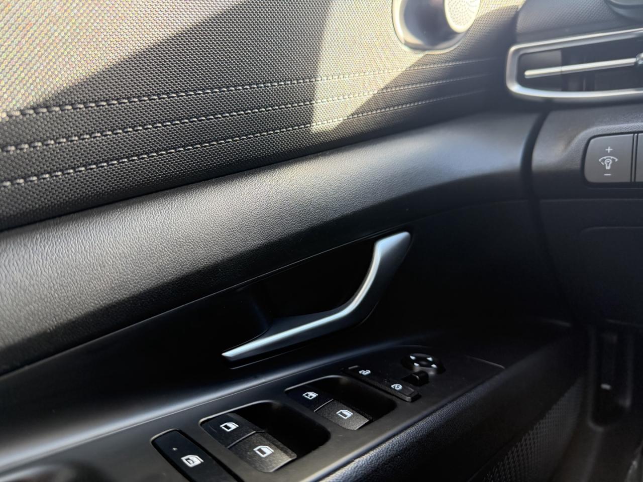 2023 Hyundai Elantra Essential - Photo #8