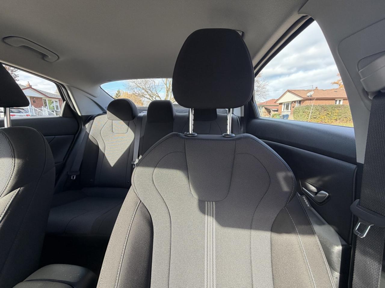 2023 Hyundai Elantra Essential - Photo #10