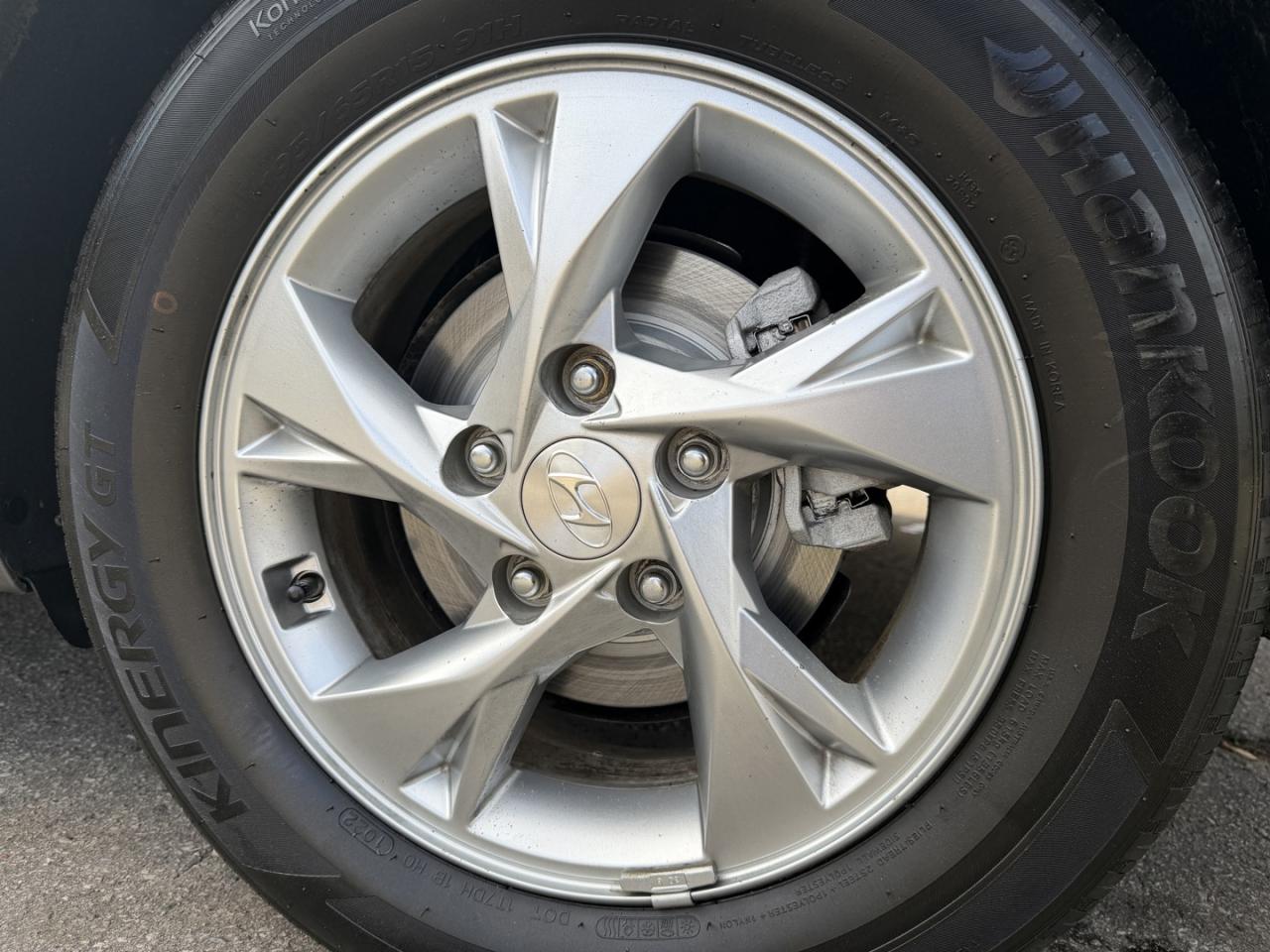 2023 Hyundai Elantra Essential - Photo #12