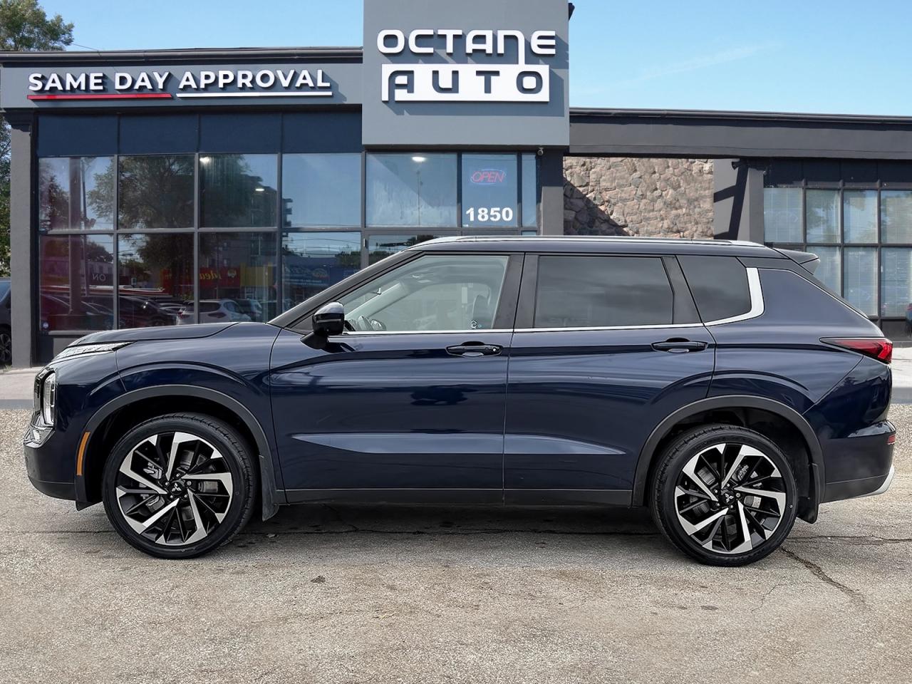 2023 Mitsubishi Outlander GT S-AWC Photo2