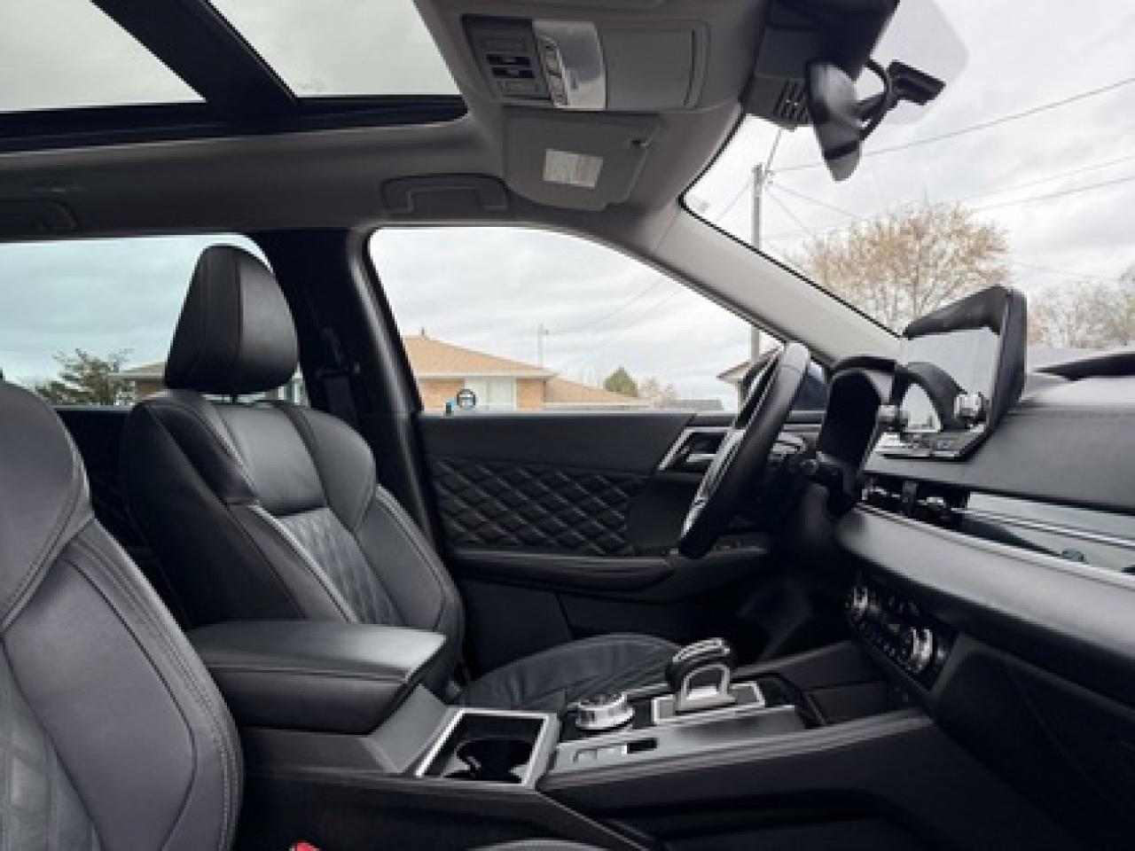 2023 Mitsubishi Outlander SEL S-AWC Photo