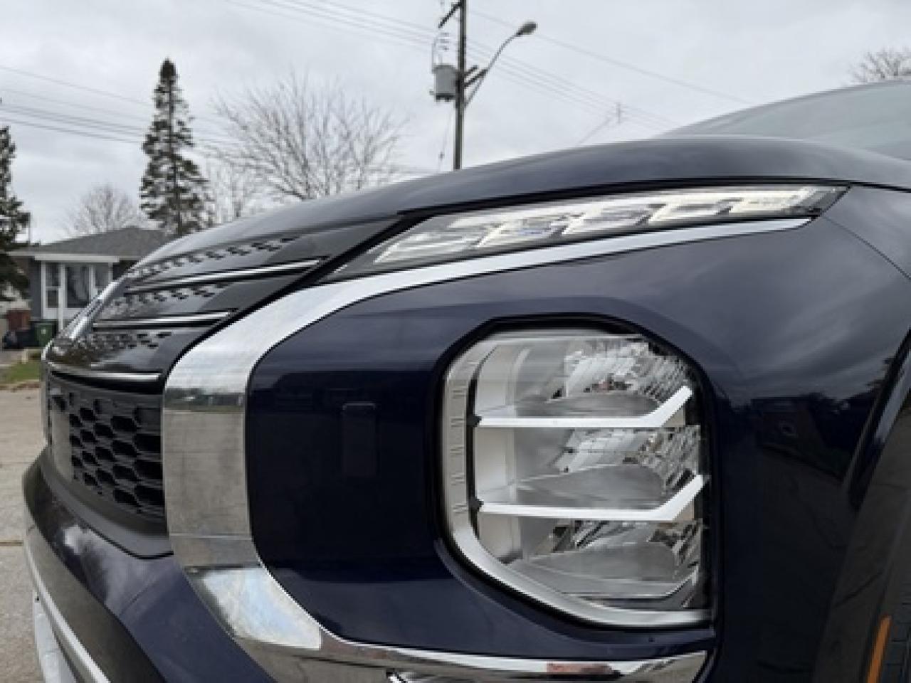 2023 Mitsubishi Outlander SEL S-AWC Photo