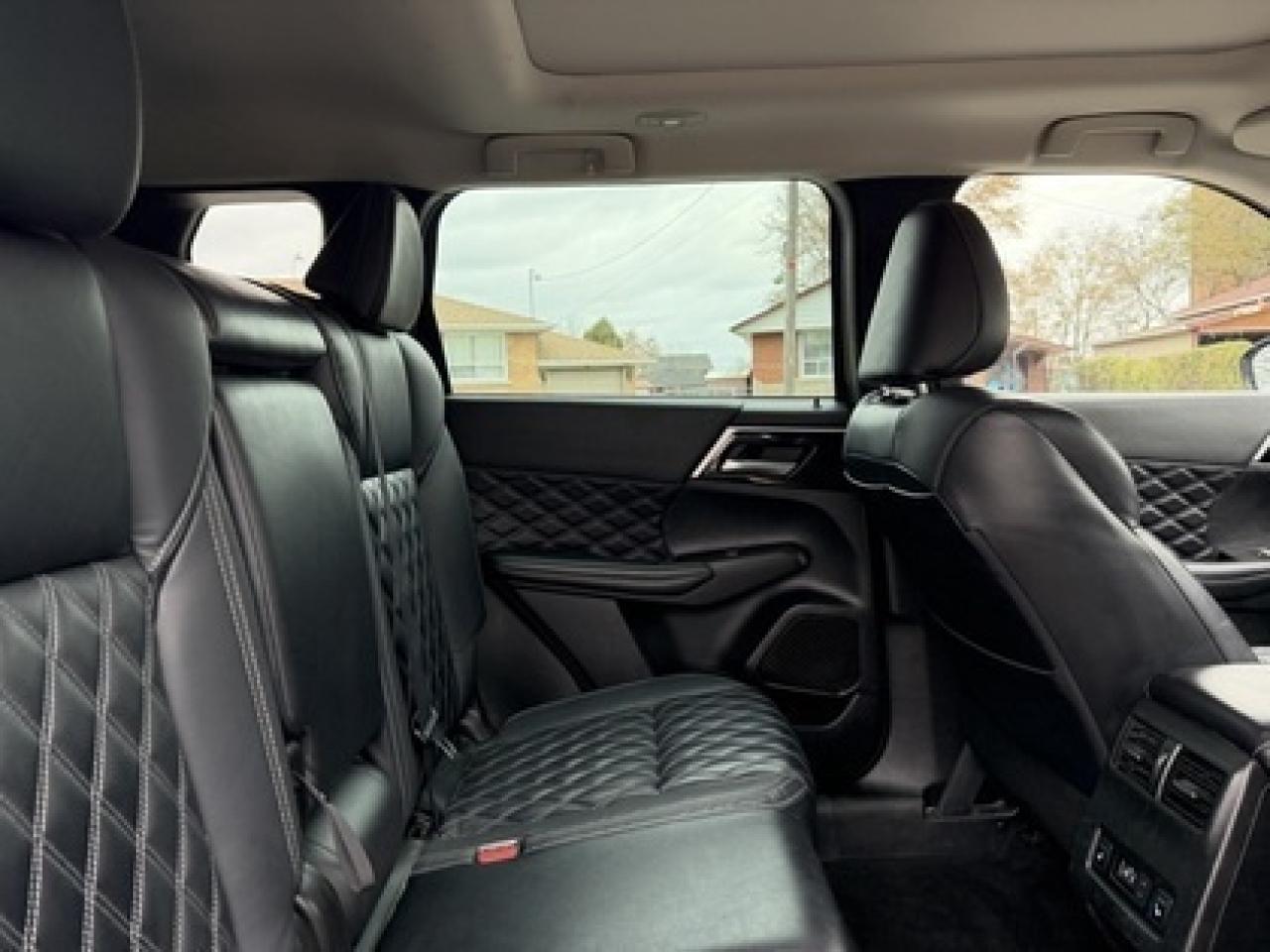 2023 Mitsubishi Outlander SEL S-AWC Photo