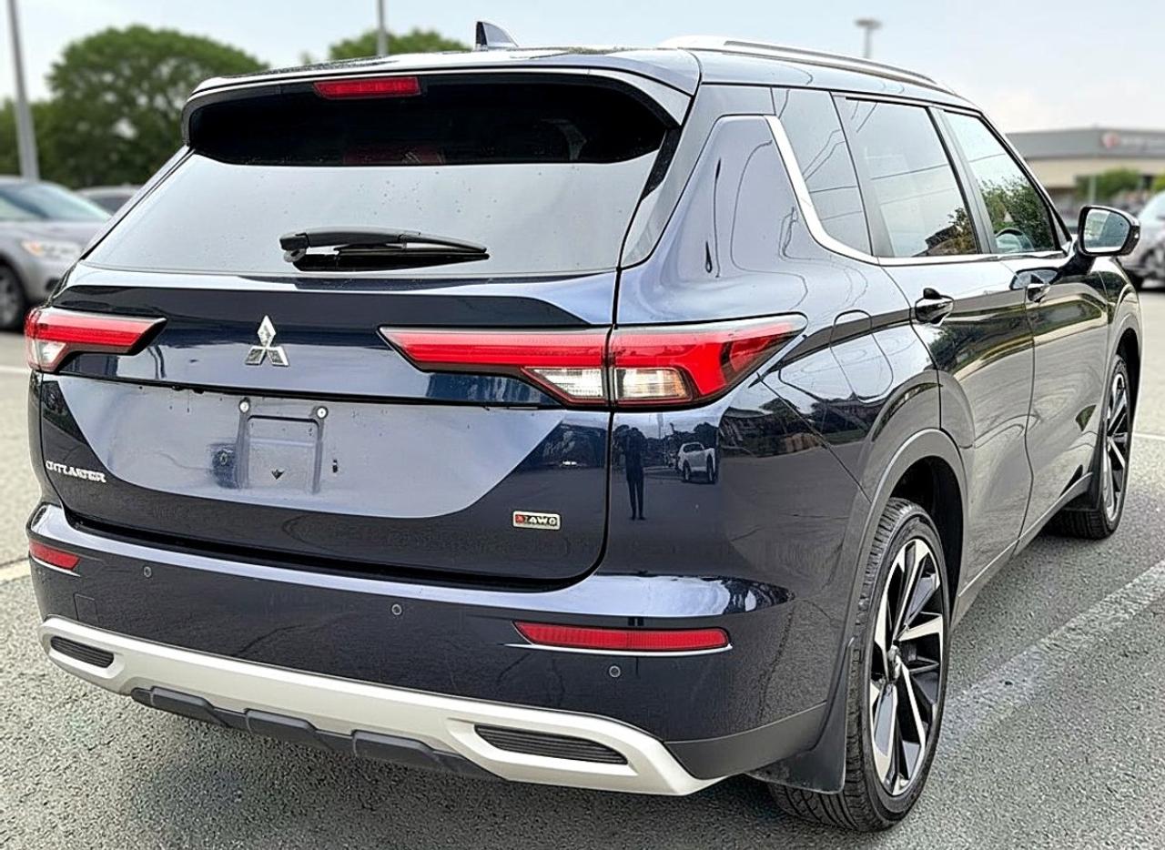 2023 Mitsubishi Outlander SEL S-AWC Photo