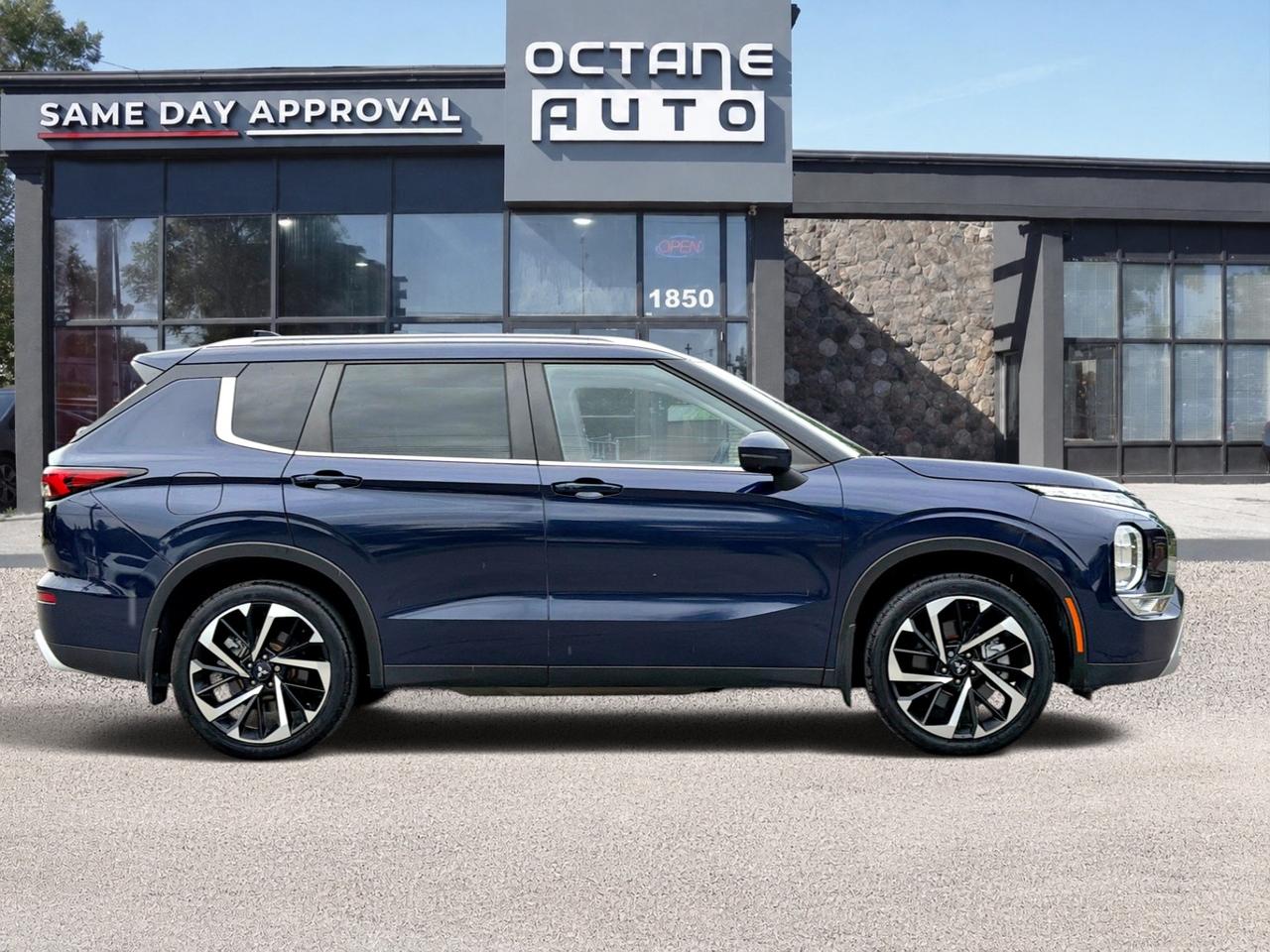 2023 Mitsubishi Outlander SEL S-AWC Photo