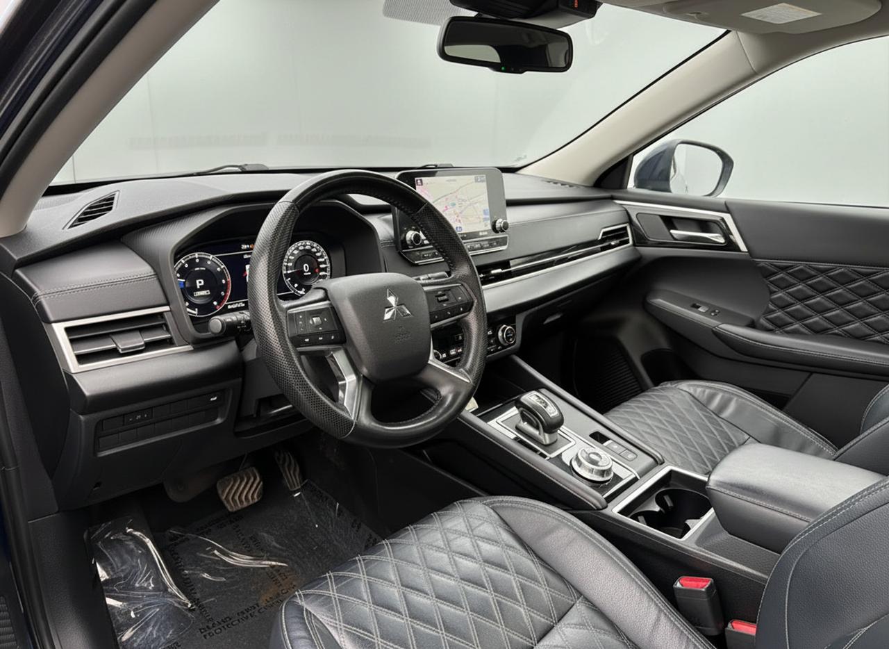 2023 Mitsubishi Outlander SEL S-AWC Photo
