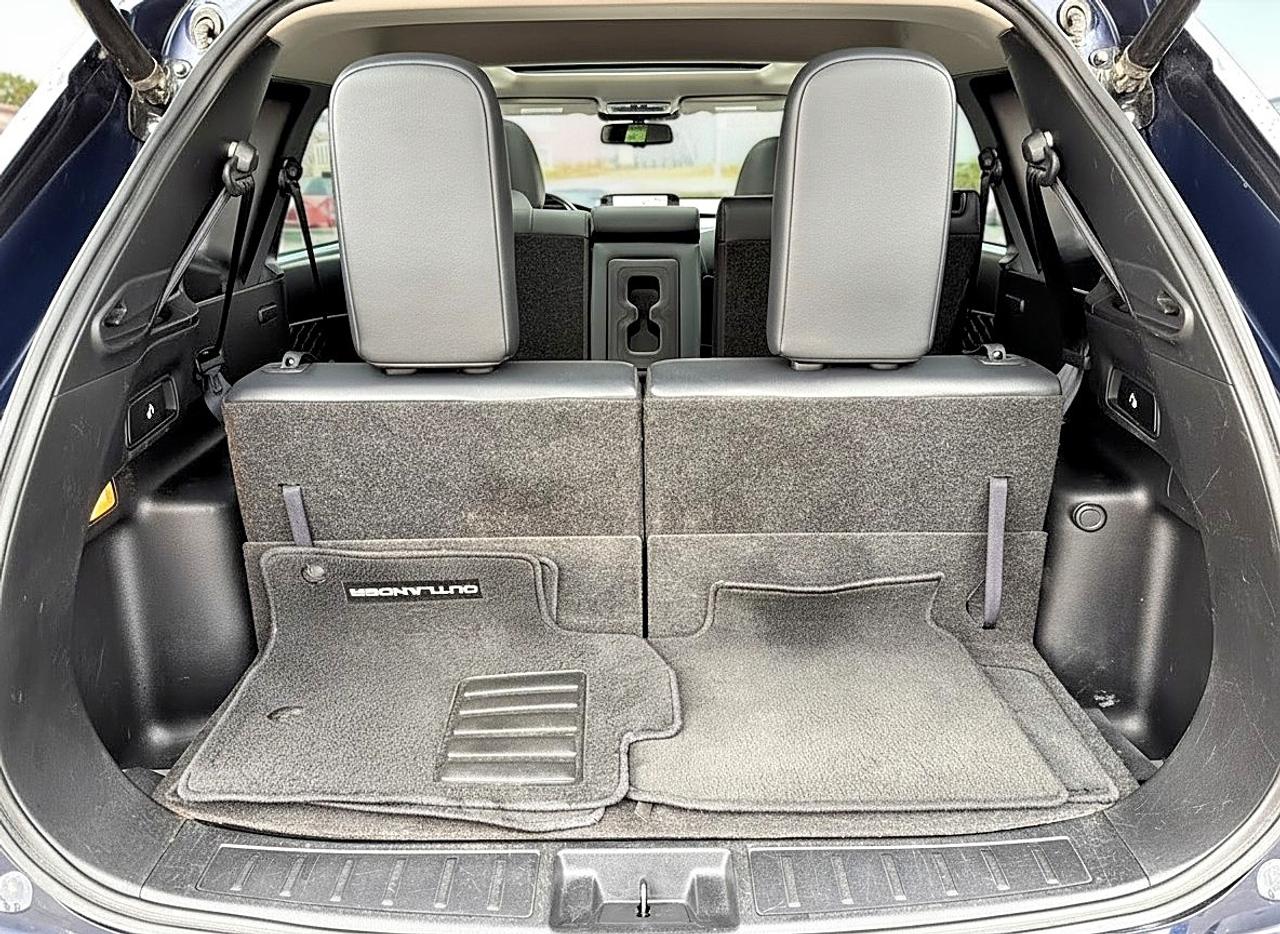 2023 Mitsubishi Outlander SEL S-AWC Photo