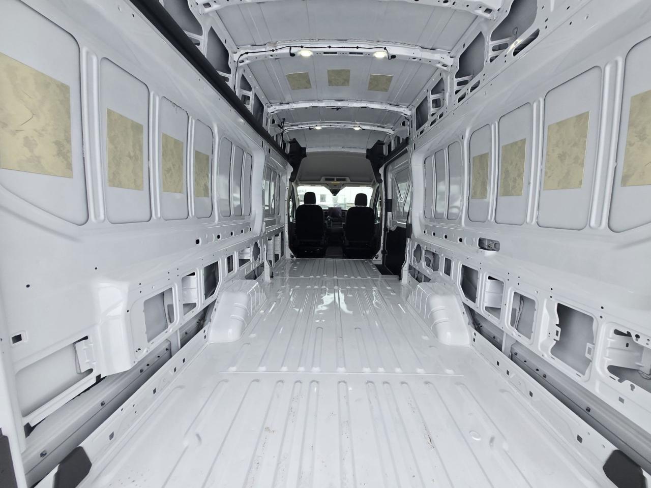 2026 Ford Transit HIGH ROOF CARGO, EXTENDED FUEL TANK Photo4