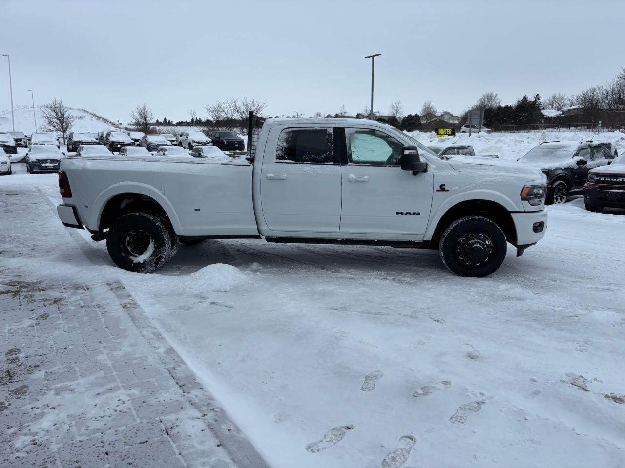 2024 RAM 3500 LIMITED NIGHT EDITION DUALLY! 6.7L DIESEL, LOADED! Photo3