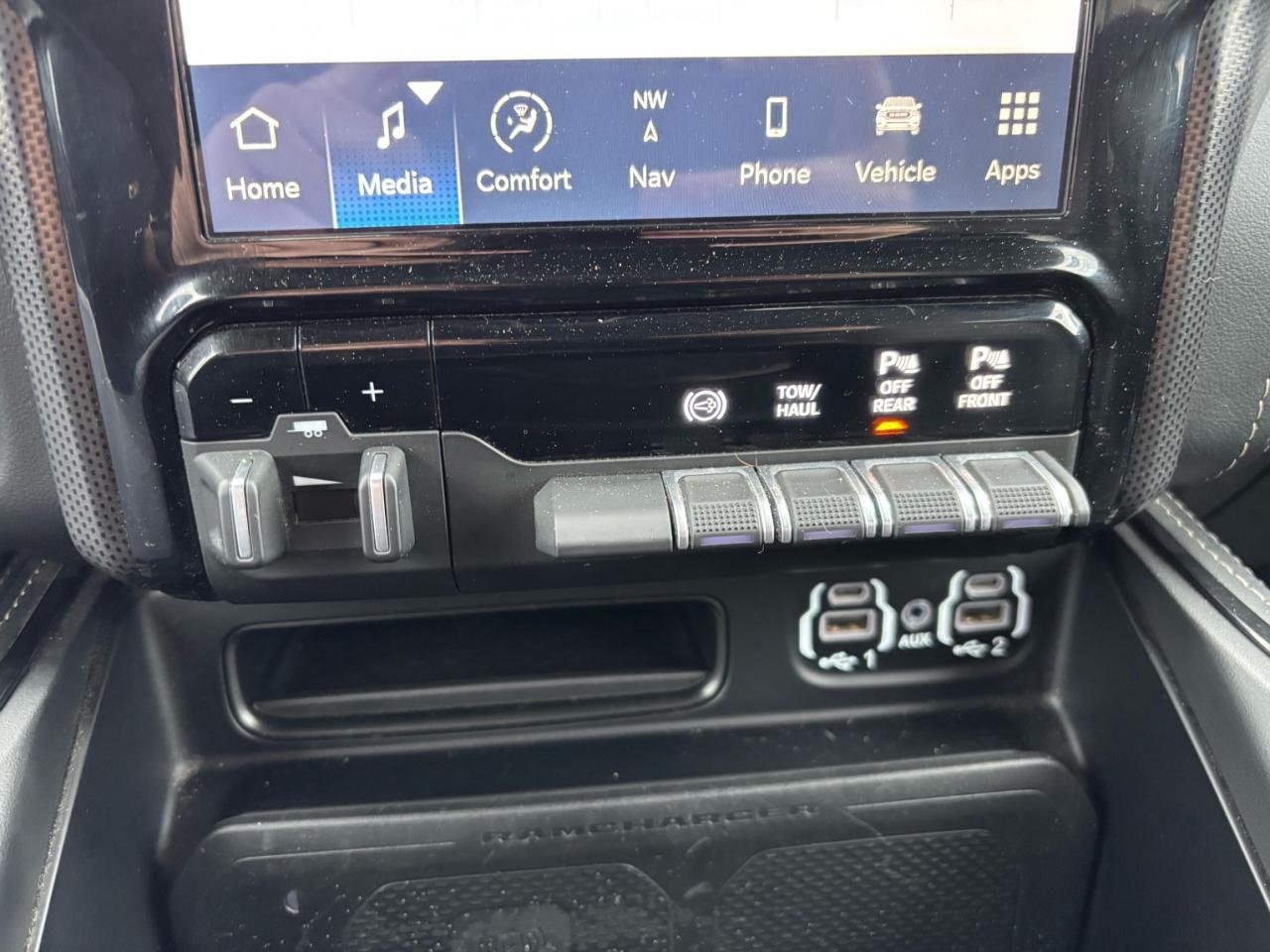 2024 RAM 3500 LIMITED NIGHT EDITION DUALLY! 6.7L DIESEL, LOADED! Photo