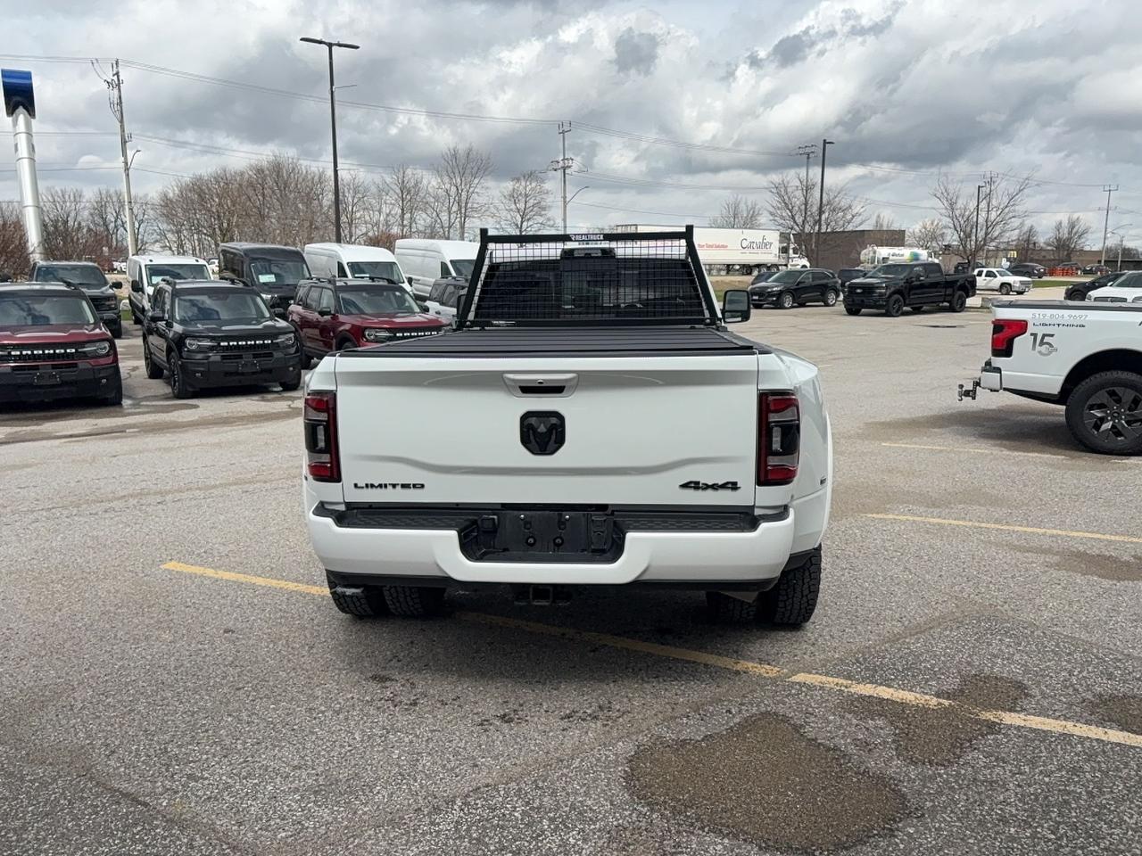 2024 RAM 3500 LIMITED NIGHT EDITION DUALLY! 6.7L DIESEL, LOADED! Photo4