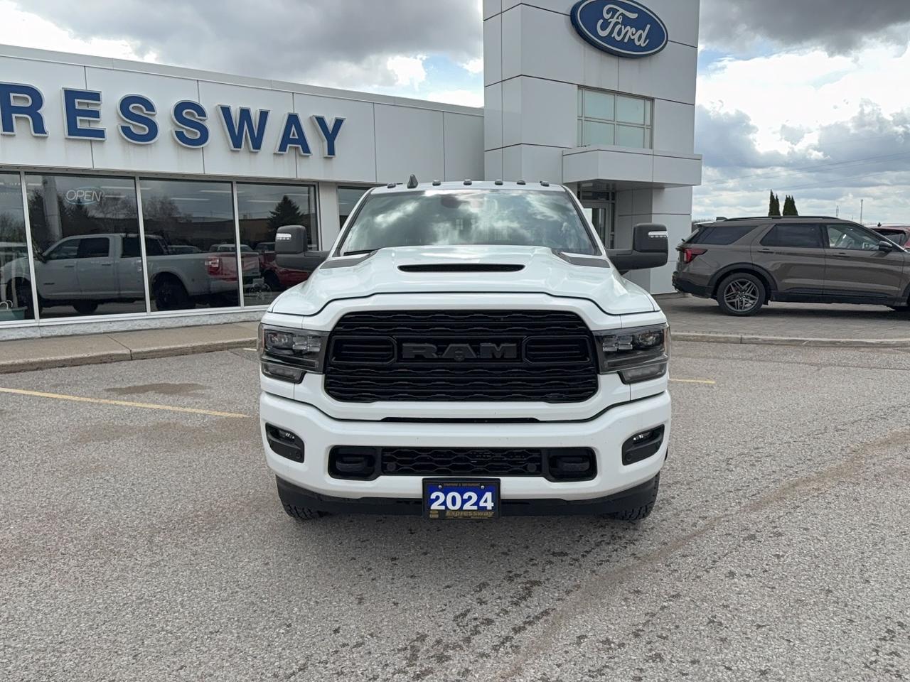 2024 RAM 3500 LIMITED NIGHT EDITION DUALLY! 6.7L DIESEL, LOADED! Photo1