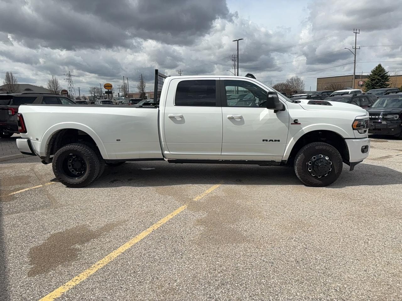 2024 RAM 3500 LIMITED NIGHT EDITION DUALLY! 6.7L DIESEL, LOADED! Photo3
