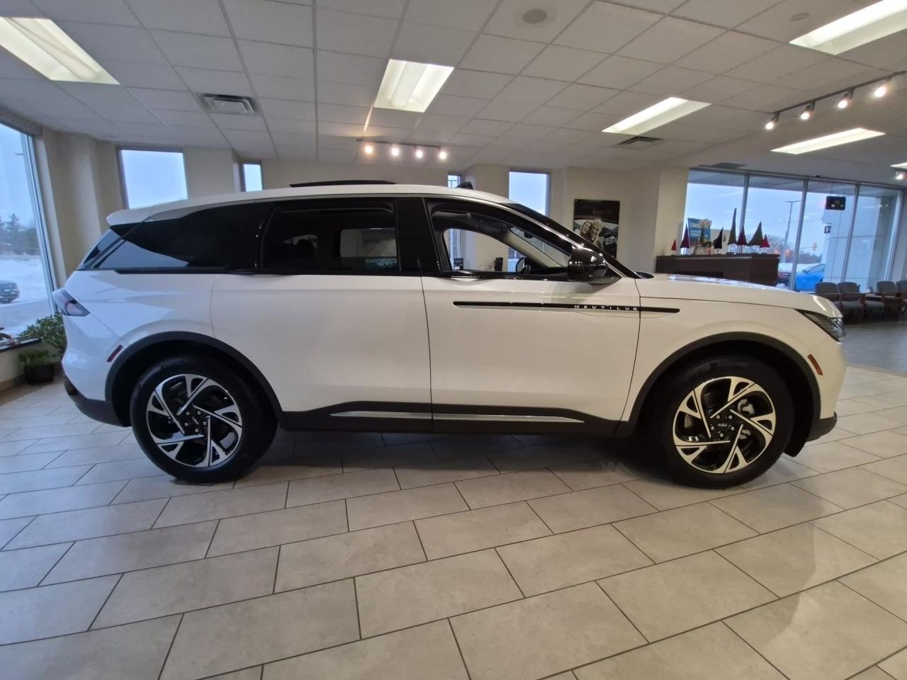 2026 Lincoln Nautilus PREMIER, ADAPTIVE CRUISE, BLUE CRUISE Photo3