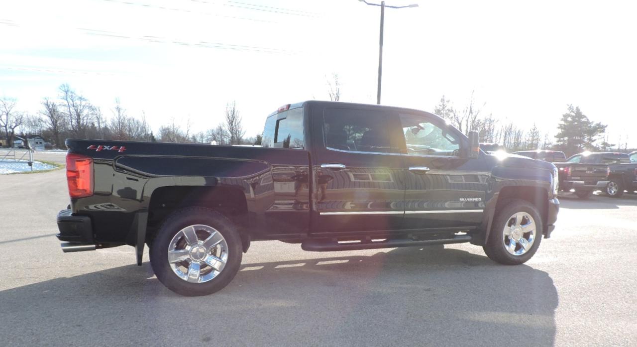 2018 Chevrolet Silverado 1500 LTZ 6.2L 4X4 Leather 6 1/2-Foot Box Only 106000 KM Photo4