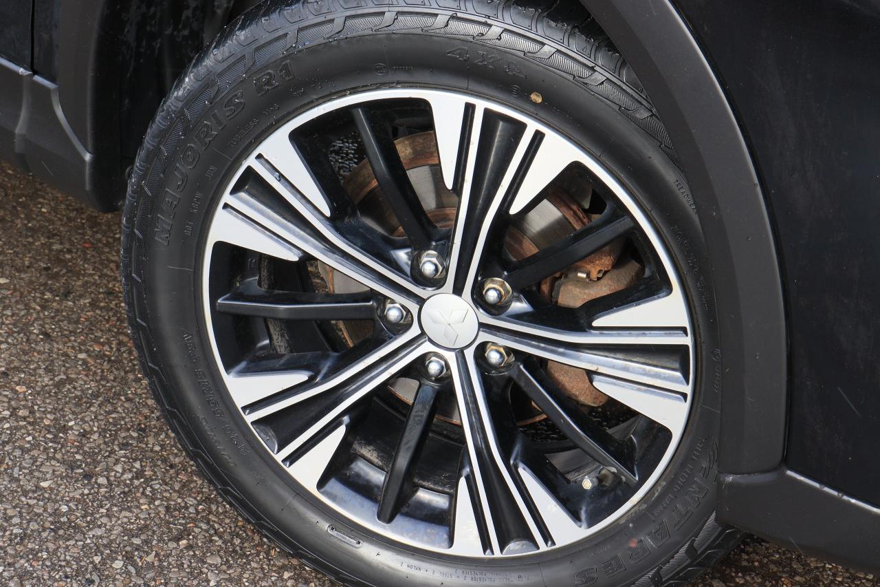 2020 Mitsubishi Eclipse Cross ES | AWC | Power Group | CarPlay | Alloys & More! Photo12