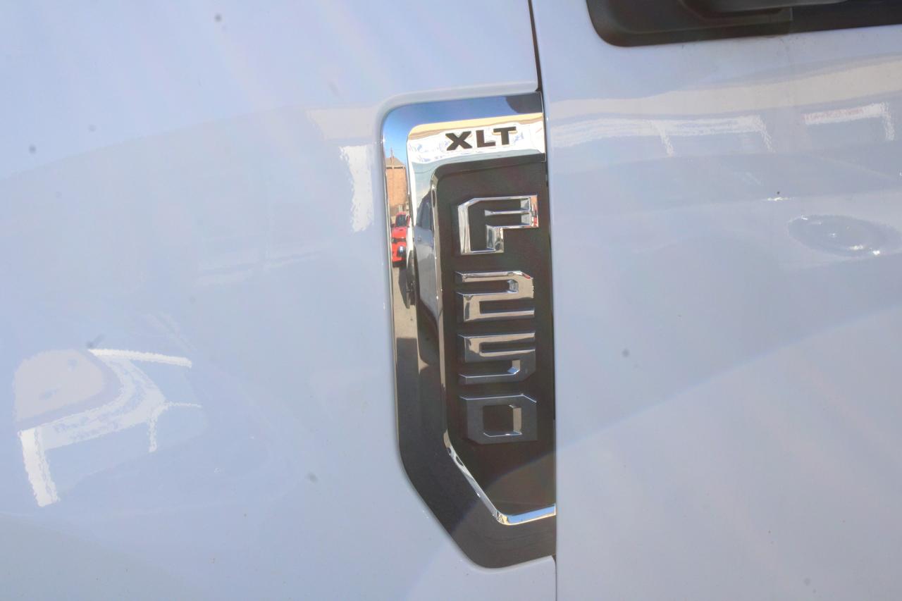 2022 Ford SUPER DUTY F-250 SRW XLT Photo