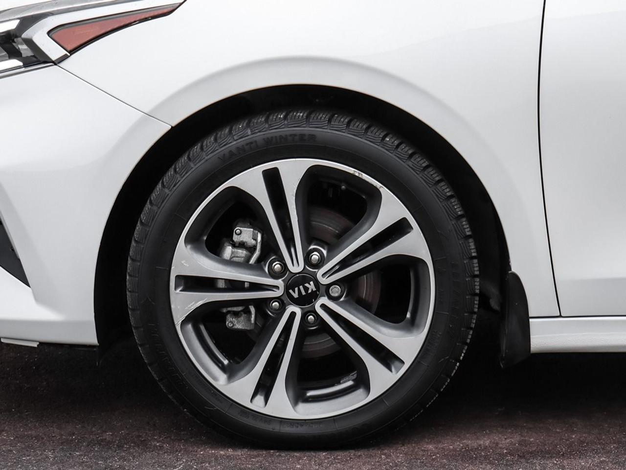 2024 Kia Forte EX+ Sunroof Apple Car-Play Blind-Spot Monitor Photo